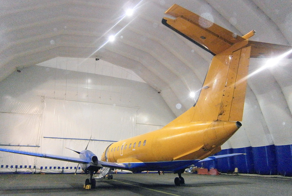Inflatable aircraft hangars