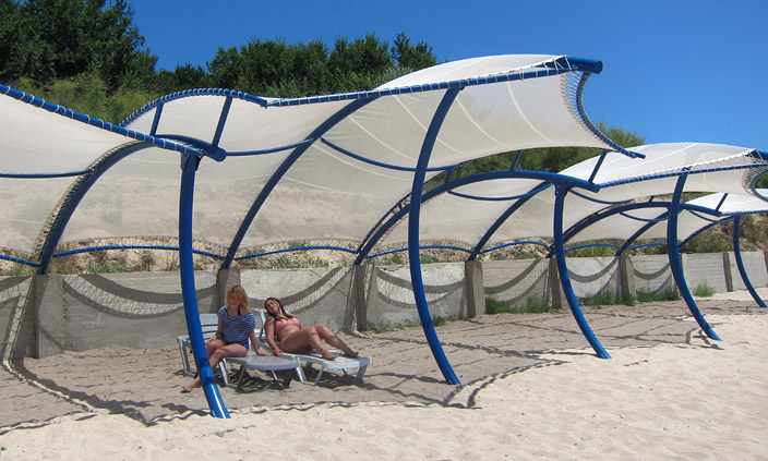 Пляжные шатровые навесы
